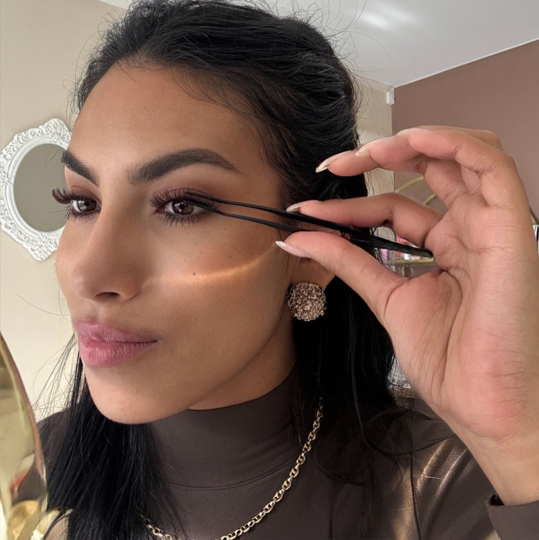 Saint-Valentin : sublimer son regard avec les faux cils marron SOFT BROWN